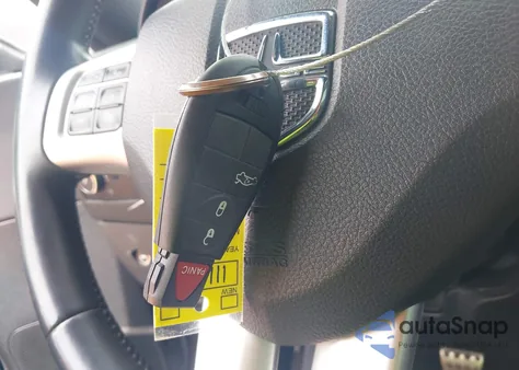 2013 Dodge Challenger R/T z USA, uszkodzony, nr VIN 2C3CDYBT7DH611270